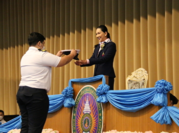 พิธีมอบหมวกและประดับเข็มเครื่องหมายแก่นักศึกษา
วิทยาลัยโลจิสติกส์และซัพพลายเชน