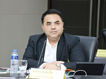 Asst. Prof. Dr. Komson Sommanawat, Vice
President for Nakhon Pathom Campus
attended the University Council Meeting