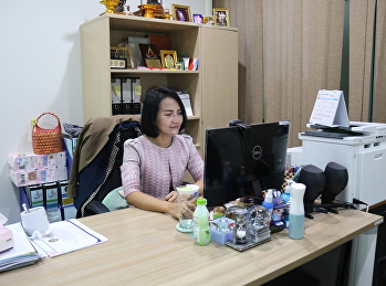 Miss Katcharin Thabthimthet, Director of
Education Division attended the meeting
to review and formulate a strategic plan
for building an academic service network
to drive the national strategy for
Fiscal year 2023