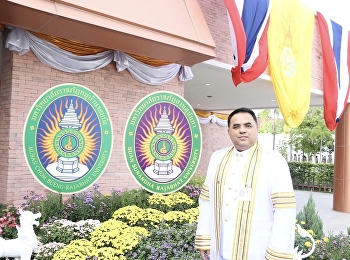 ผศ.ดร.คมสัน โสมณวัตร
รองอธิการบดีวิทยาเขตนครปฐม
ร่วมพิธีรับพระราชทานปริญญาบัตร
แก่ผู้สำเร็จการศึกษา ประจำปีการศึกษา
2563 - 2564