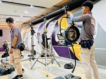 ทีมกองถ่ายที่เข้าพื้นที่สำหรับงานถ่ายภาพยนตร์โฆษณา