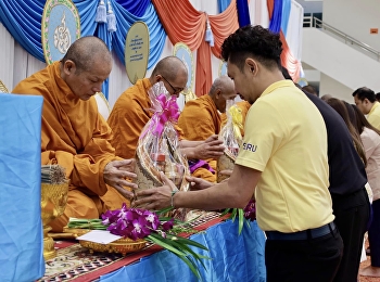 Alms-giving ceremony on the New Year to
preserve Thai culture
