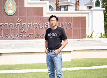Behind the scenes of the interview
filming with Assistant Professor Dr.
Kaenphet Saranonwatt, Vice President of
the Nakhon Pathom Campus, sharing his
perspective on university development