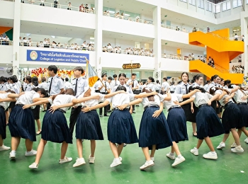 Atmosphere of the Congratulatory
Cheering (